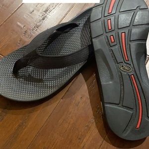 Chacos Flip Flops | Black